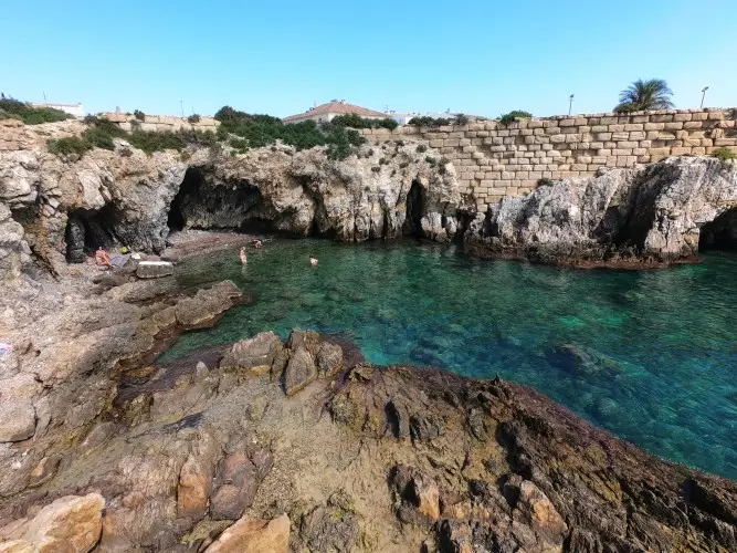 Cova del Llop Marí Tabarca snorkel buceo cueva