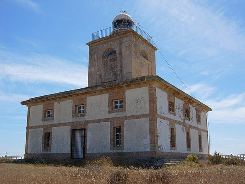 Faro de Tabarca construido en 1854 vista al mar